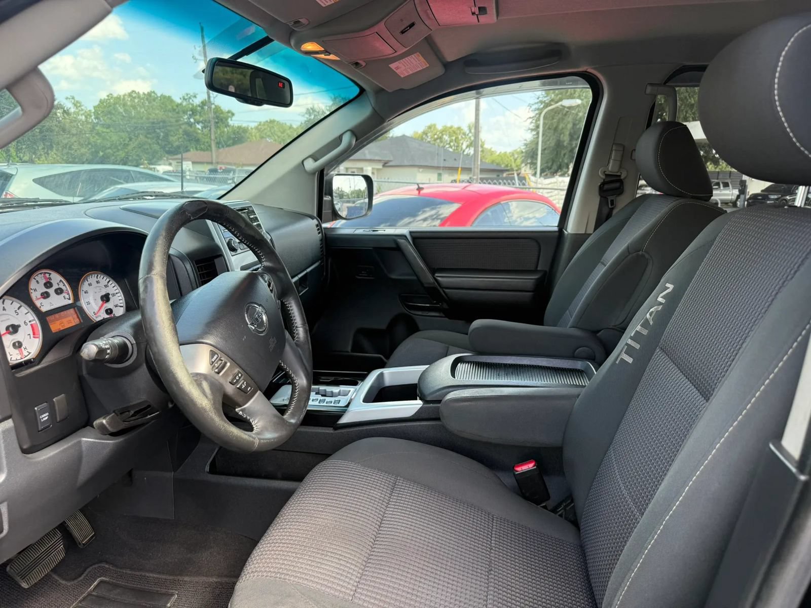 Used 2014 Nissan Titan PRO-4X AWD/4WD image 9