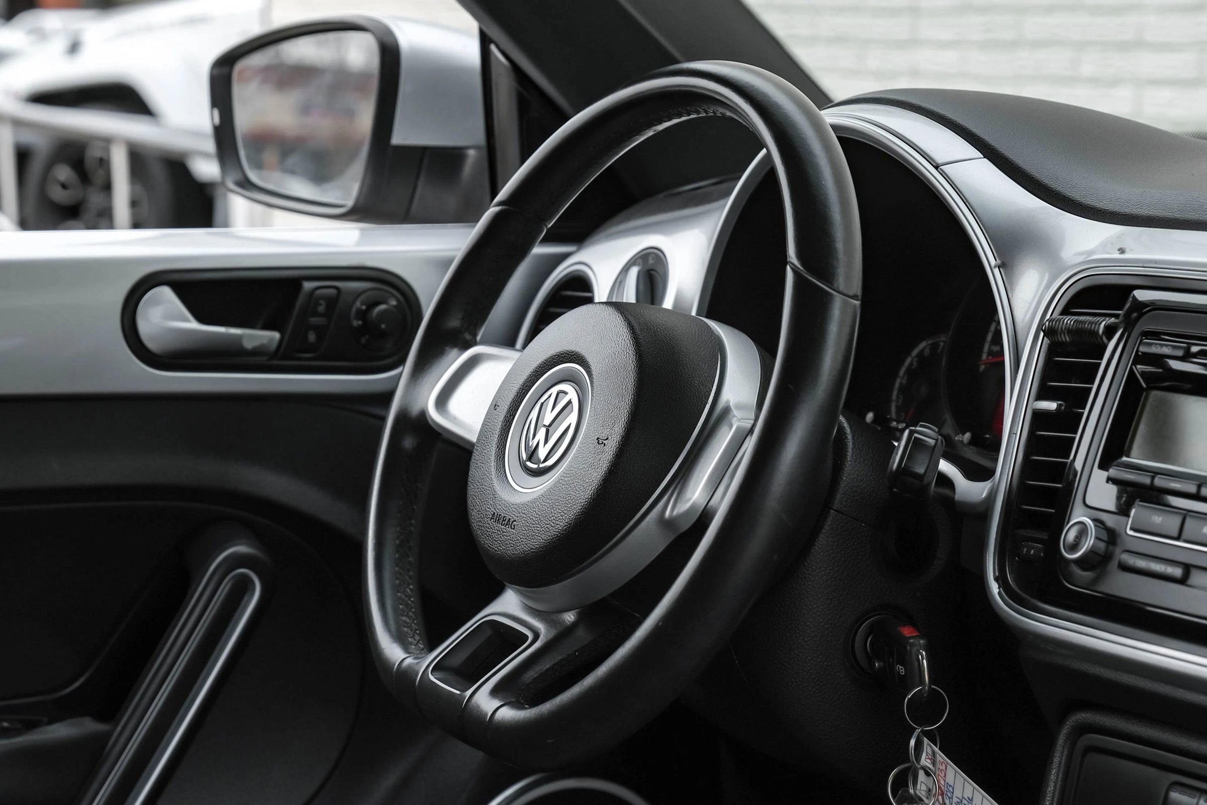 Used 2013 Volkswagen Beetle 2.5 image 12
