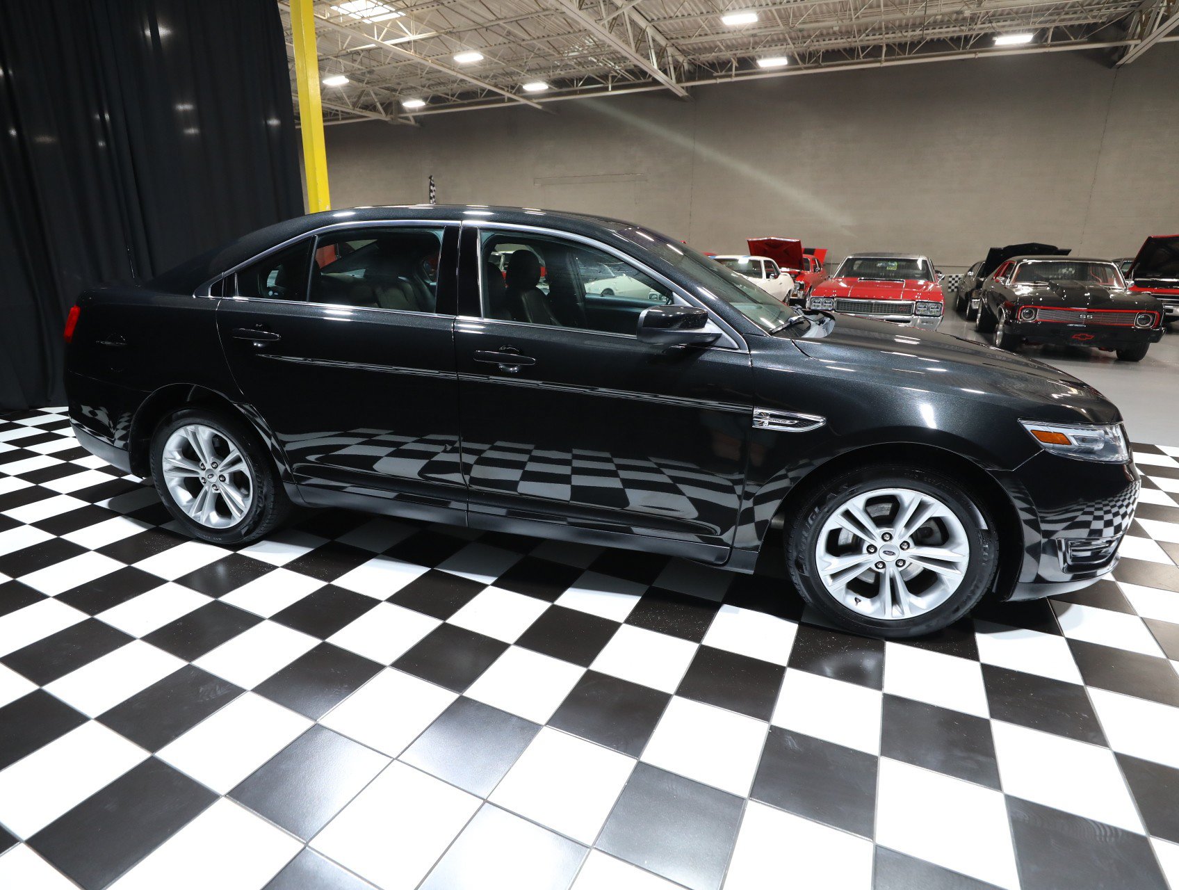 Used 2013 Ford Taurus SEL FWD image 16