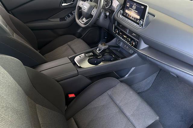 New 2026 Nissan Rogue SV FWD image 18