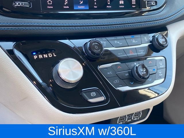 Used 2021 Chrysler Pacifica Touring-L image 14