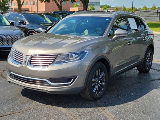 Used 2016 Lincoln MKX Select w/ Select Plus Package AWD/4WD image 2