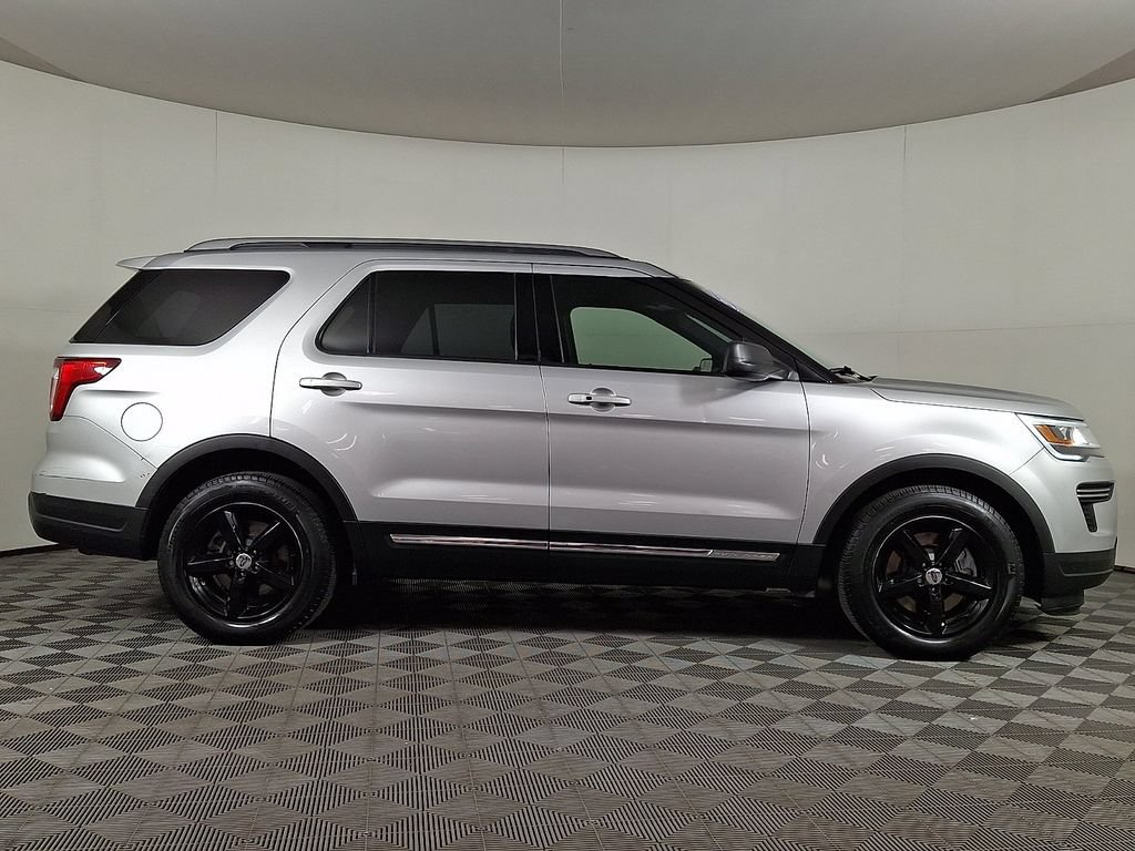 Used 2018 Ford Explorer XLT FWD image 10