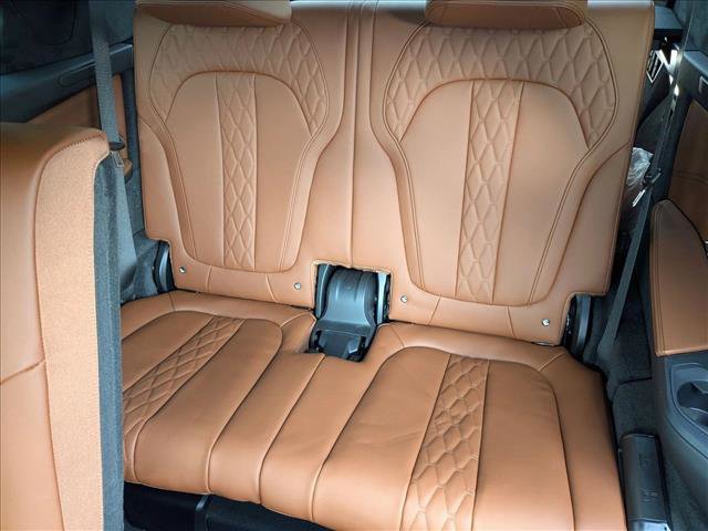 Used 2025 BMW X7 M60i image 16