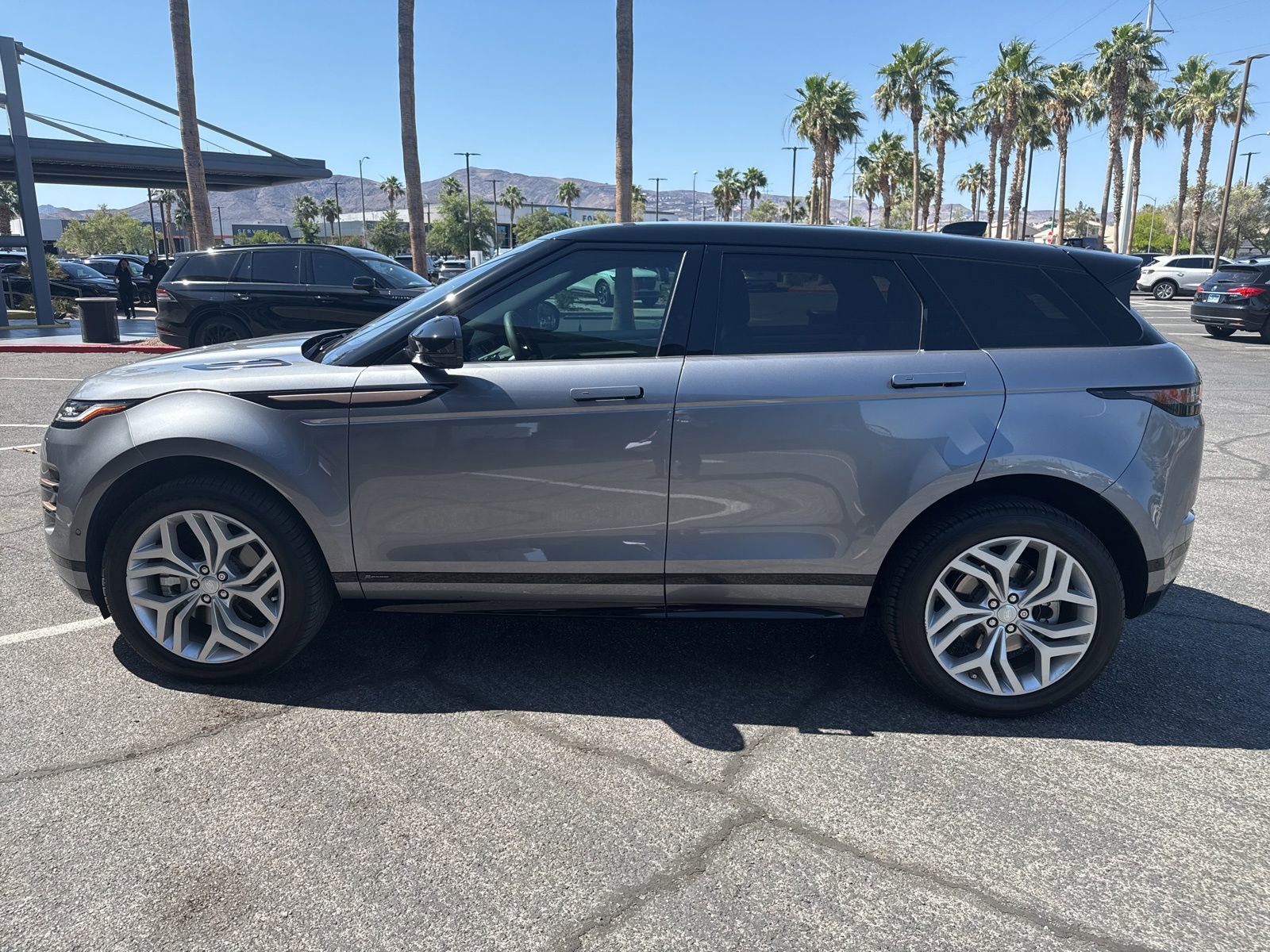 Used 2020 Land Rover Range Rover Evoque R-Dynamic SE AWD/4WD image 7