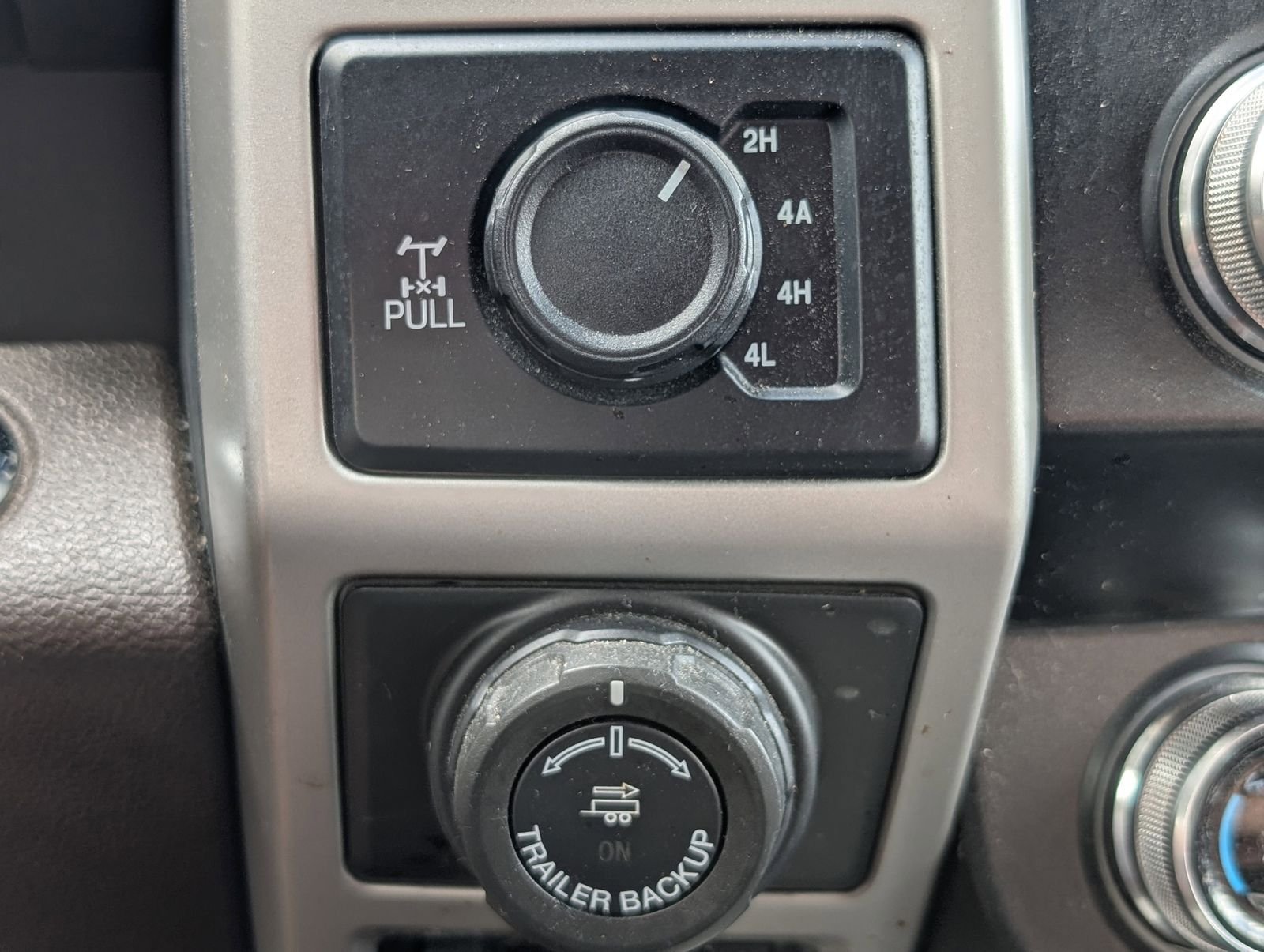 Used 2020 Ford F150 King Ranch w/ Equipment Group 601A Luxury AWD/4WD image 22