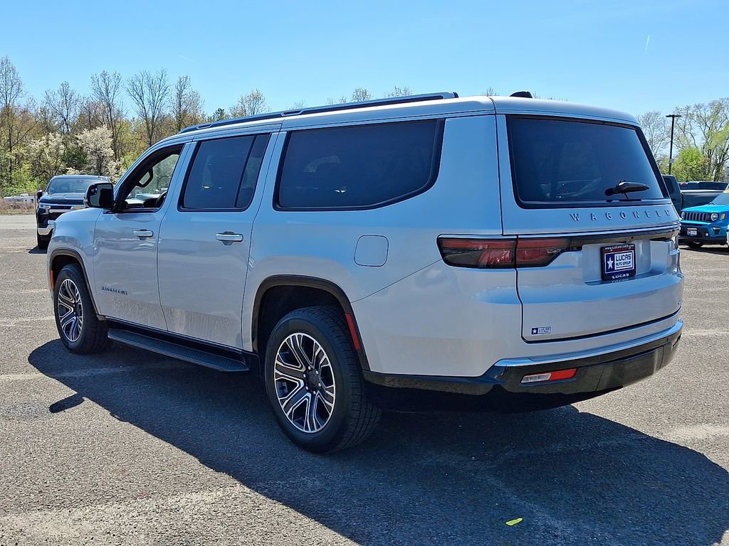 Used 2024 Jeep Wagoneer L Series II w/ Flexible Seating Group image 8