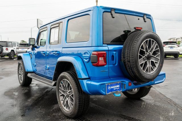 Used 2023 Jeep Wrangler Unlimited Sahara AWD/4WD image 8