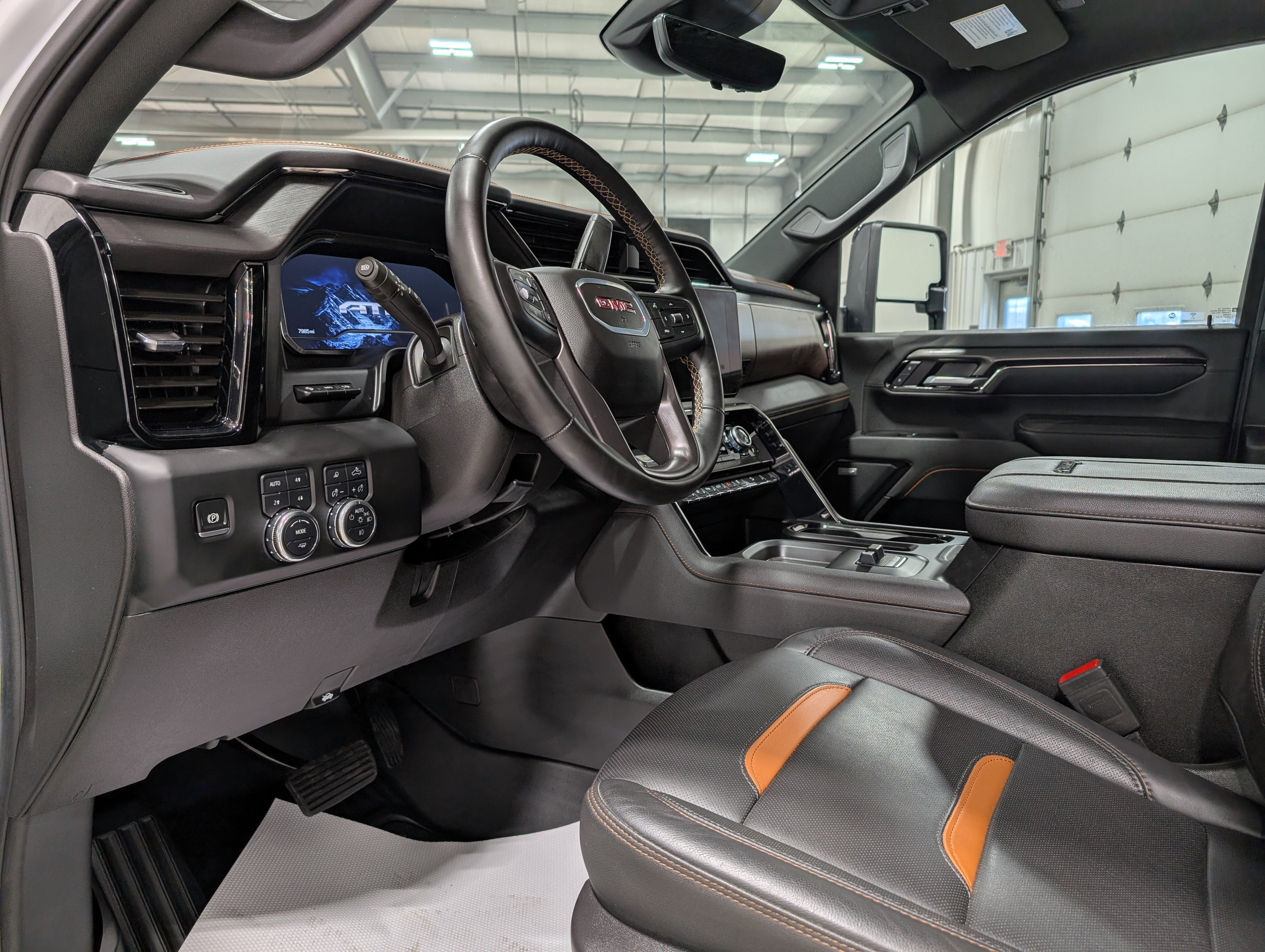 Used 2025 GMC Sierra 2500 AT4 w/ AT4 Premium Plus Package image 16