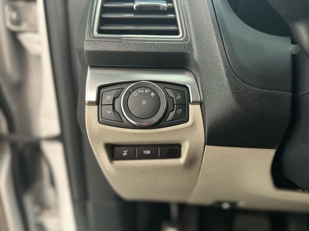 Used 2019 Ford Explorer XLT w/ Equipment Group 202A image 29