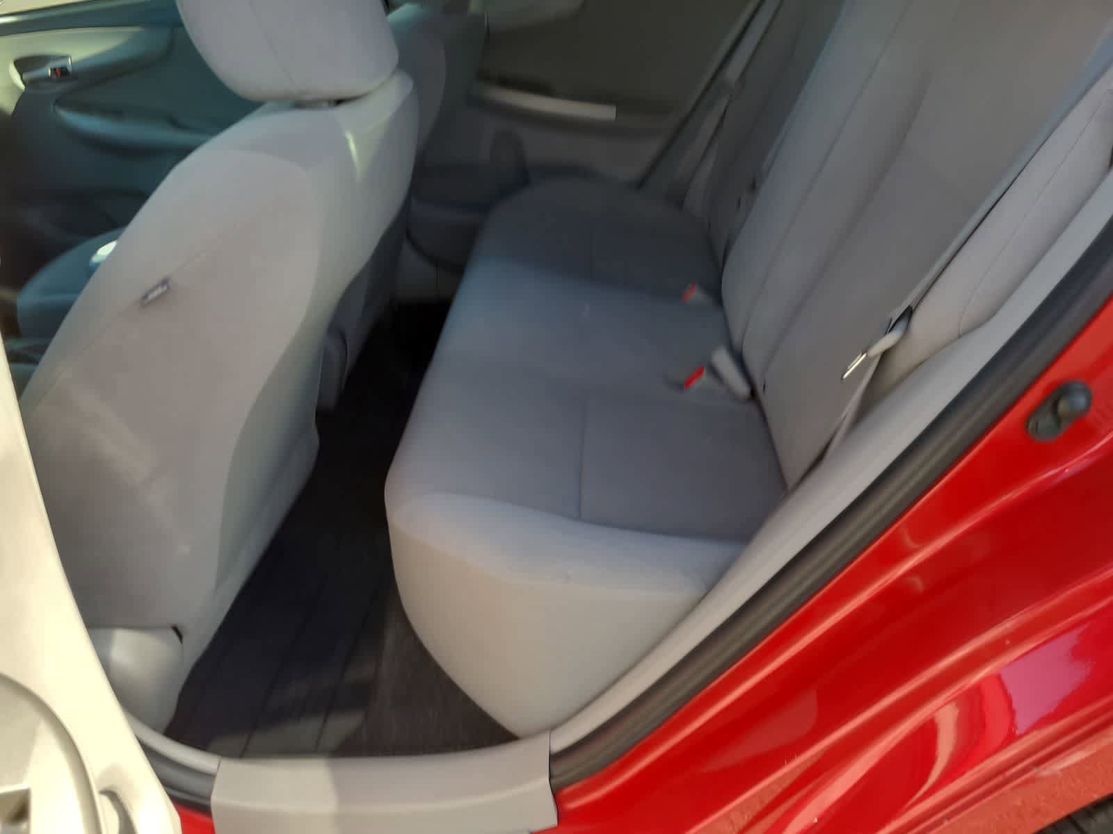 Used 2013 Toyota Corolla LE FWD image 21