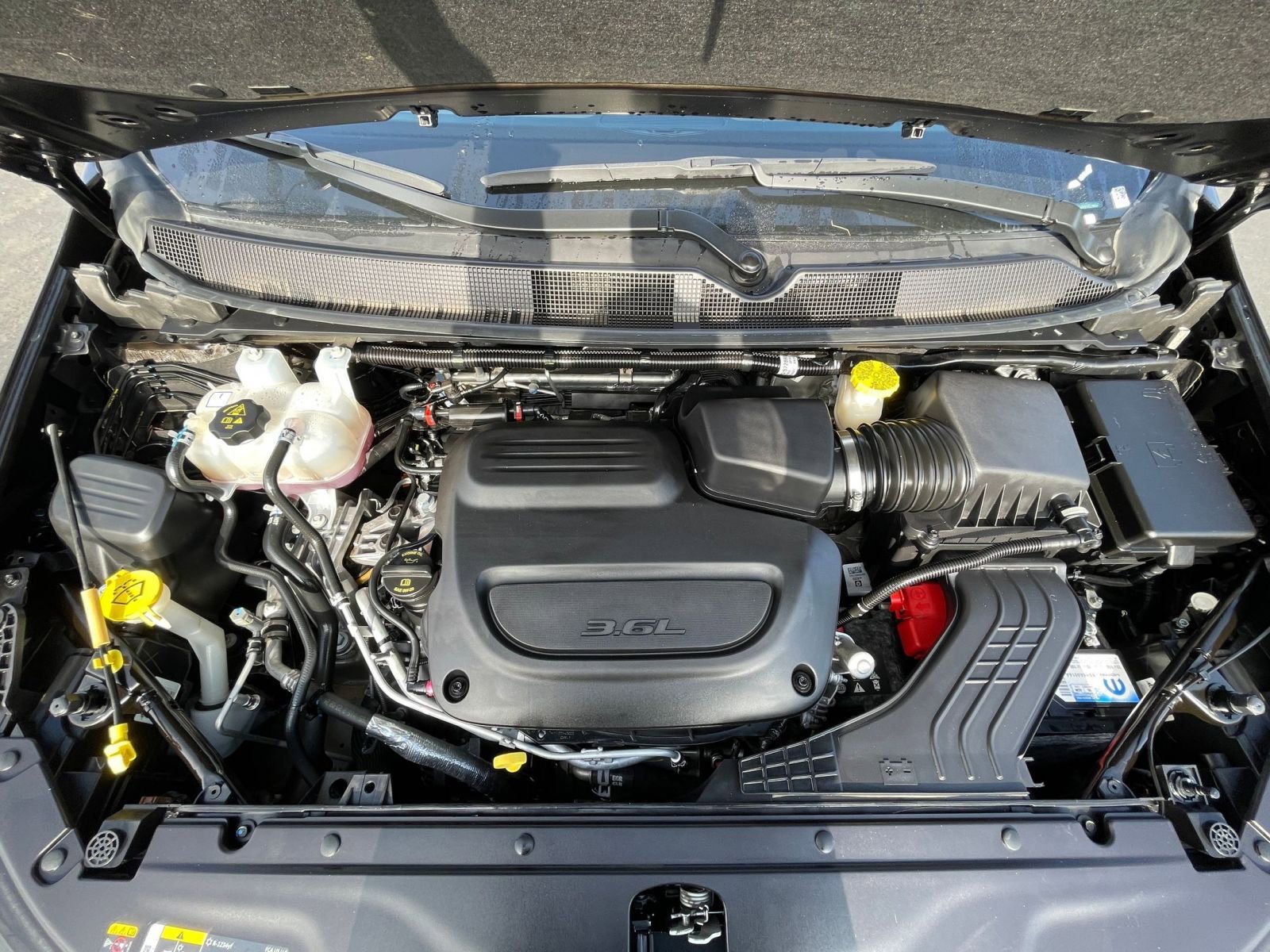 Used 2024 Chrysler Pacifica Touring-L image 35