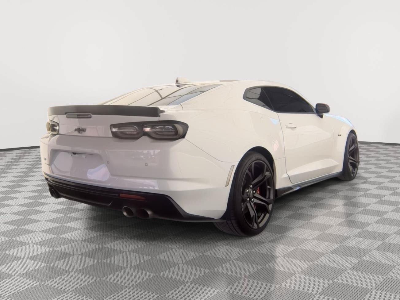 Used 2022 Chevrolet Camaro SS RWD image 2