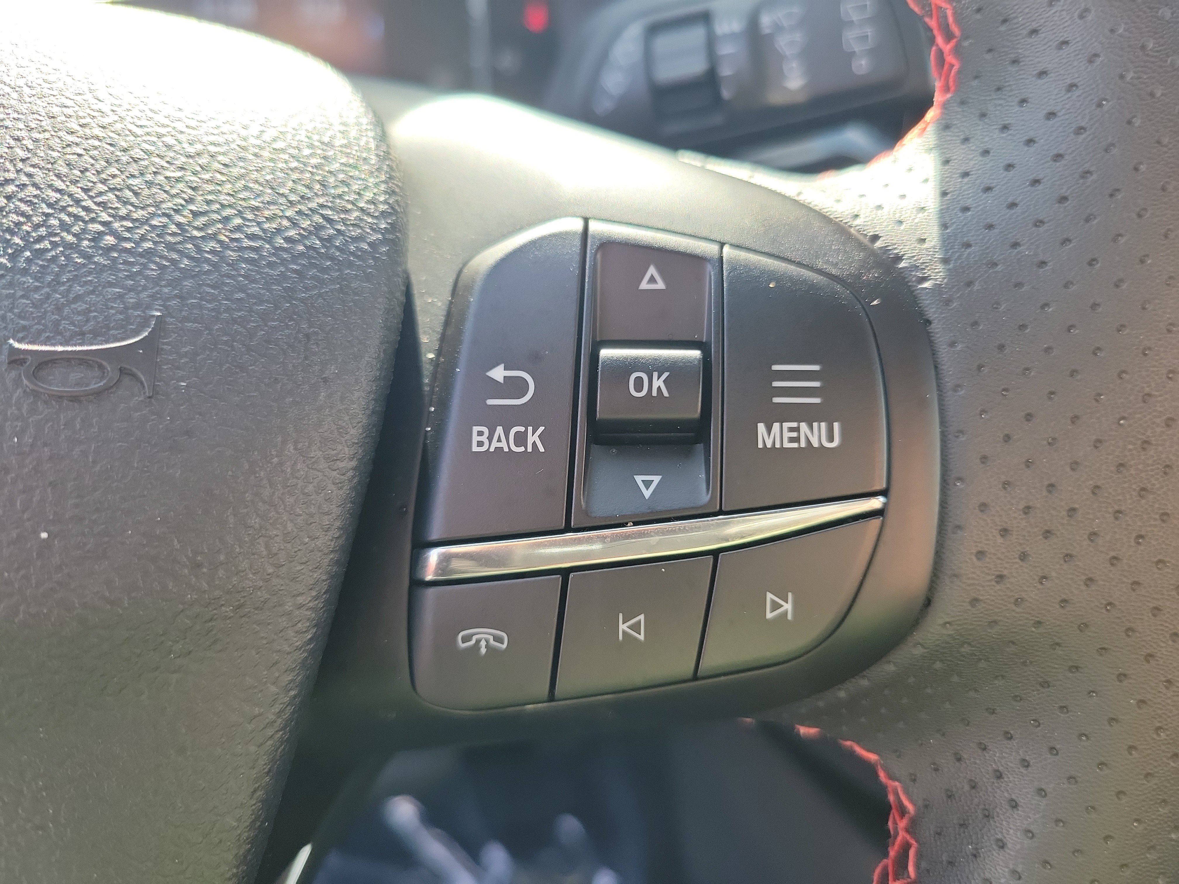 Used 2025 Ford Escape ST-Line w/ Tech Pack #1 FWD image 23