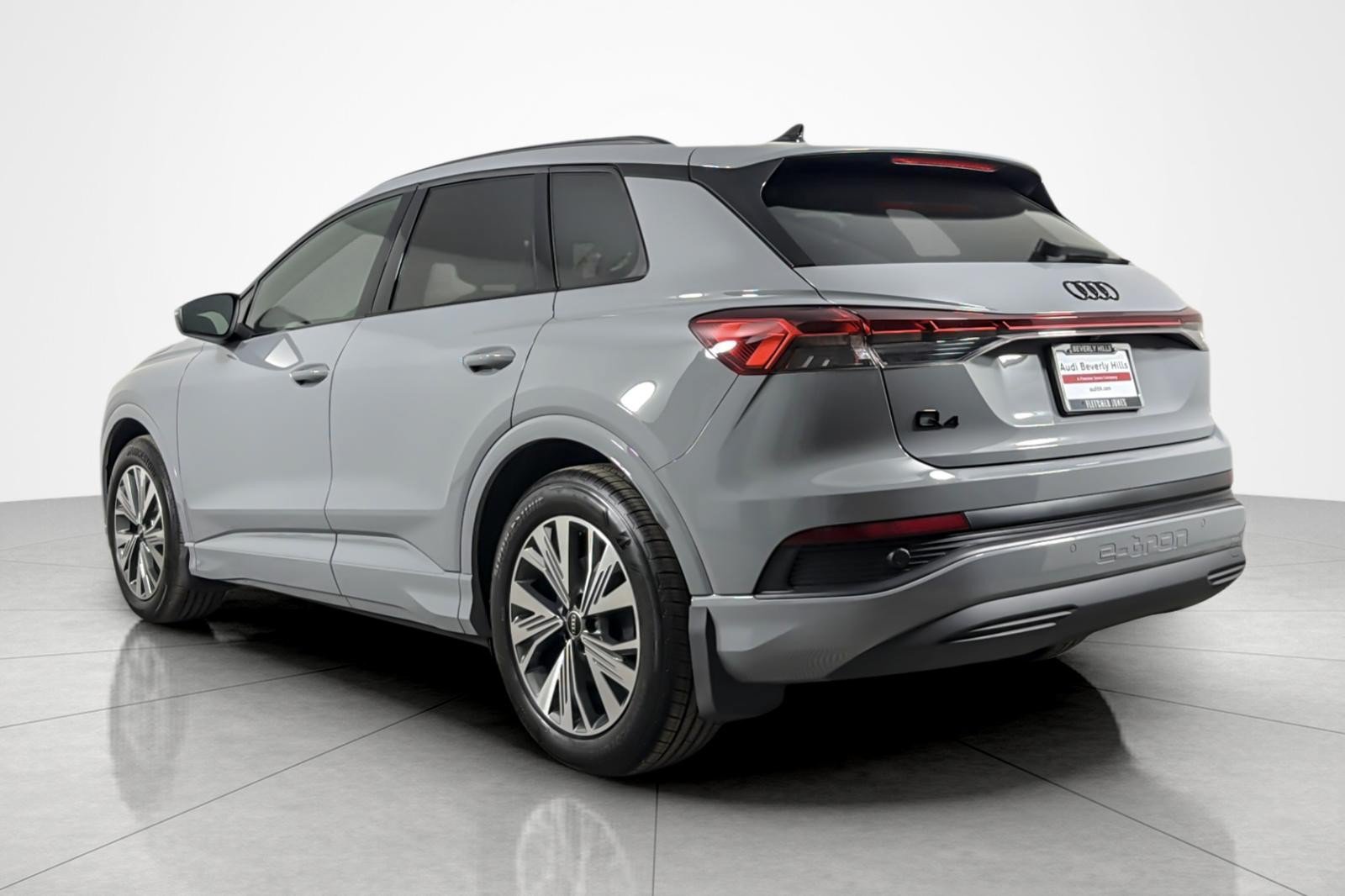 Used 2025 Audi Q4 e-tron Premium RWD image 3