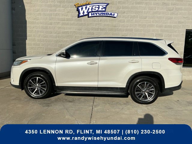 Used 2019 Toyota Highlander XLE FWD image 13