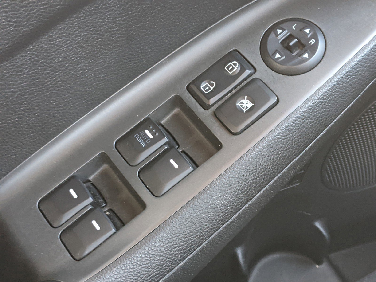 Used 2017 Kia Forte LX w/ LX Popular Package image 16