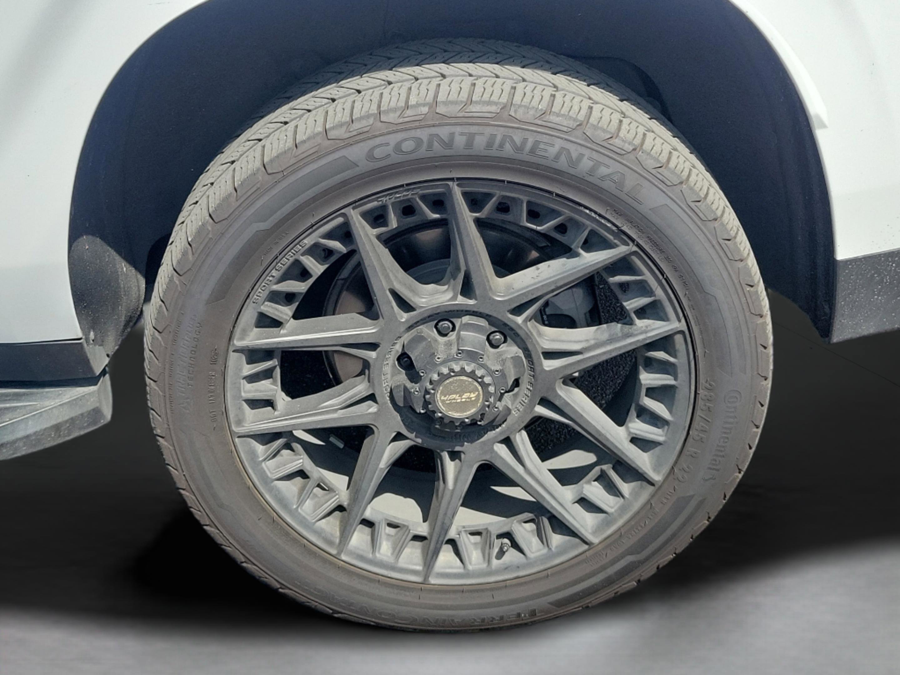 Used 2022 GMC Yukon XL Denali image 5