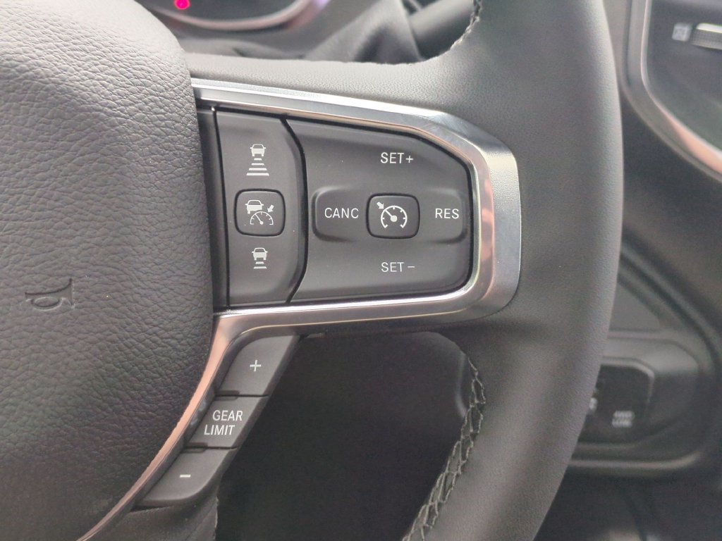 New 2026 RAM 3500 Laramie AWD/4WD image 17