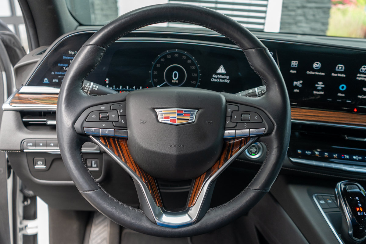 Used 2021 Cadillac Escalade Premium Luxury w/ LPO, Radiant Package AWD/4WD image 19