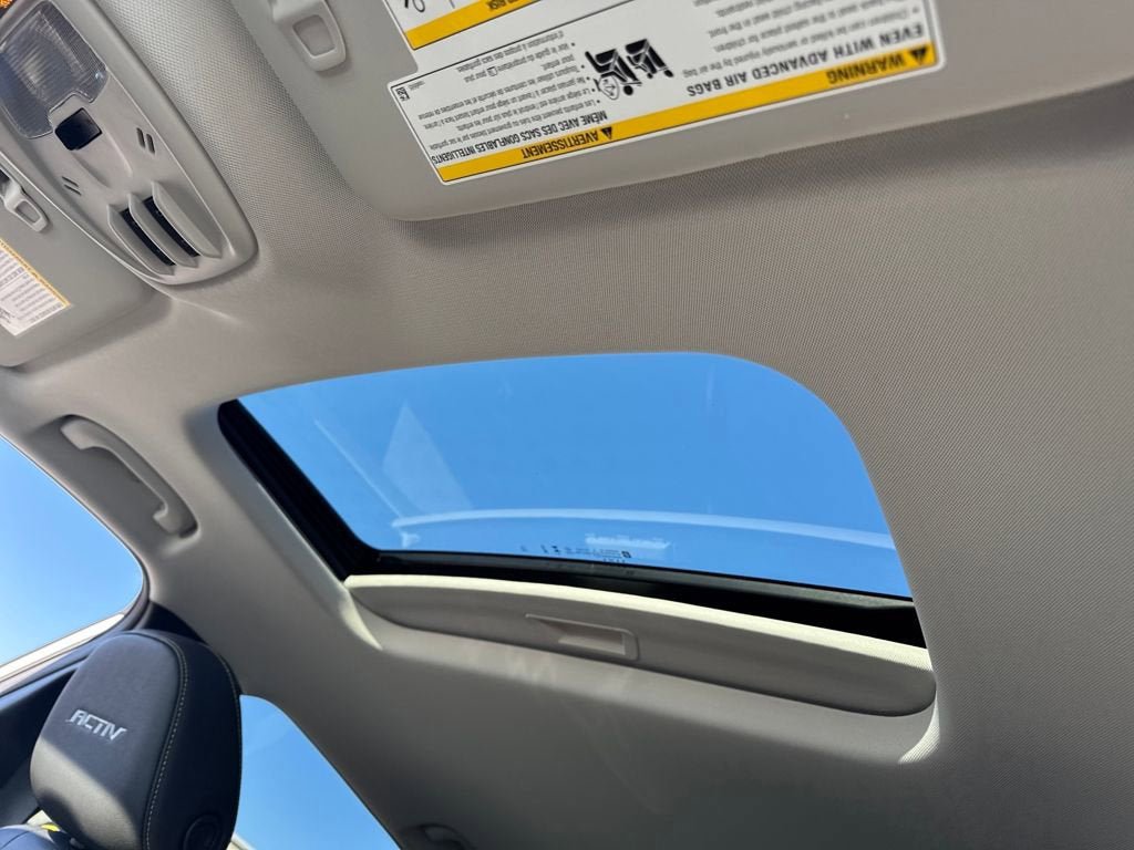 New 2026 Chevrolet Trax ACTIV w/ Sunroof Package FWD image 18
