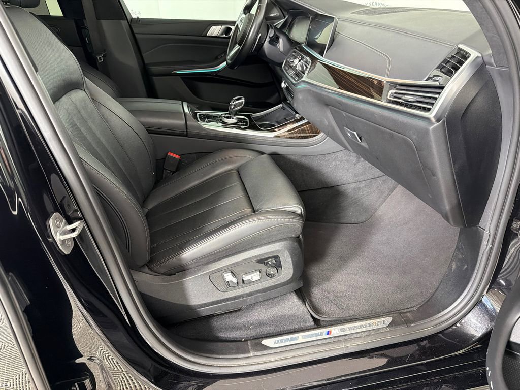 Used 2020 BMW X7 xDrive40i w/ M Sport Package image 15