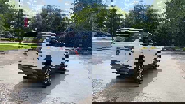 New 2026 Chevrolet Equinox LT w/ Convenience Package II image 8