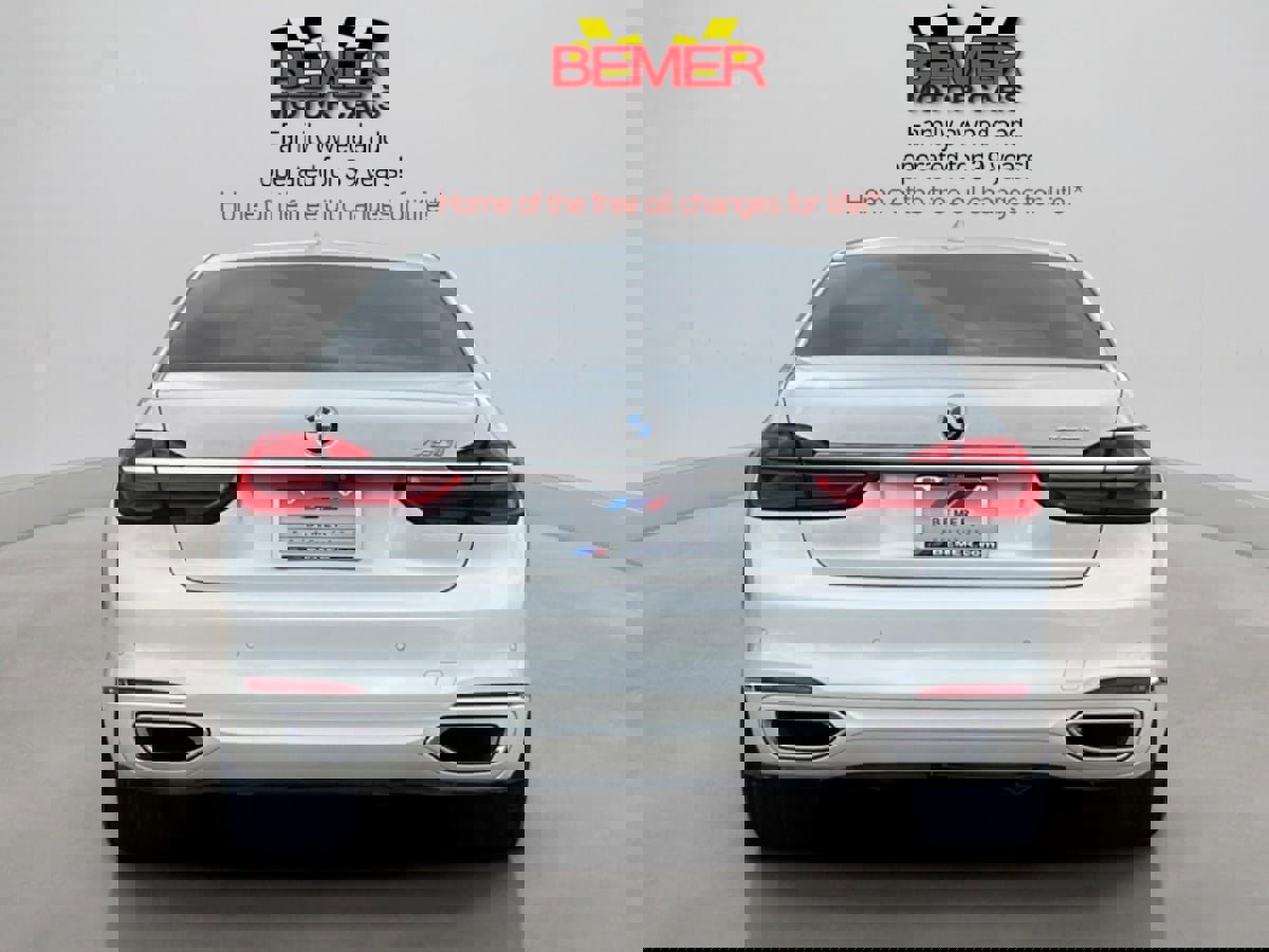 Used 2016 BMW 750i RWD image 4