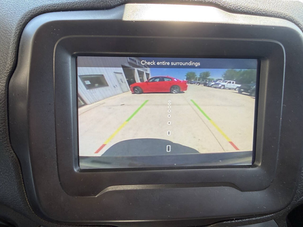 Used 2018 Jeep Renegade Latitude AWD/4WD image 17