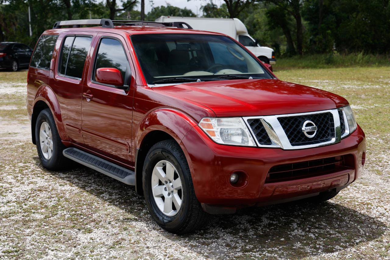 Used 2008 Nissan Pathfinder SE RWD image 15