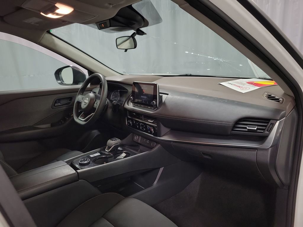 Used 2023 Nissan Rogue S AWD/4WD image 28