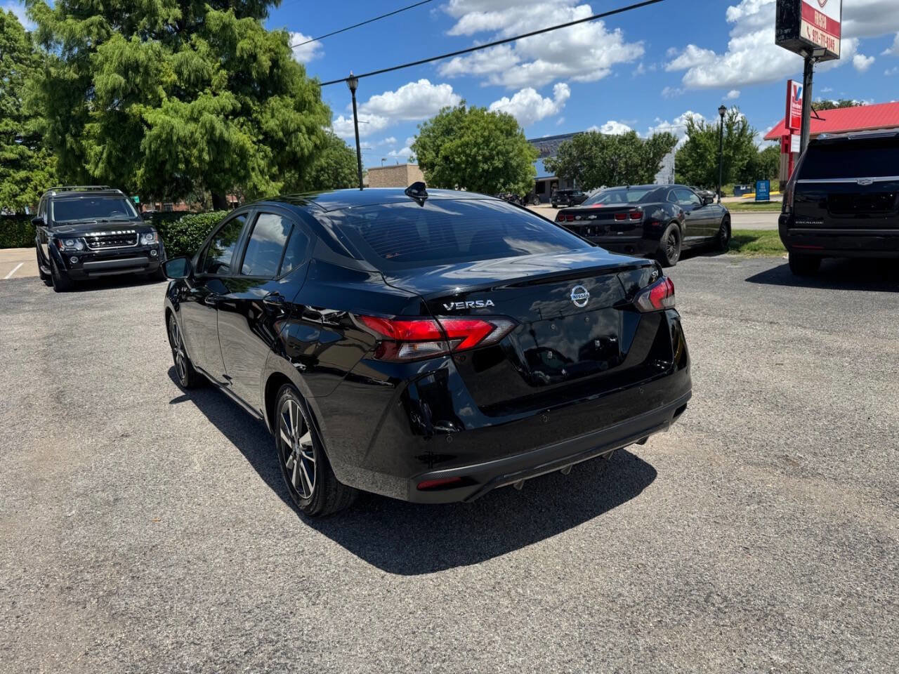 Used 2021 Nissan Versa SV image 7