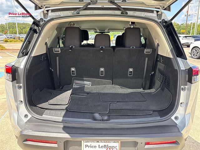 Certified 2025 Nissan Pathfinder S FWD image 8