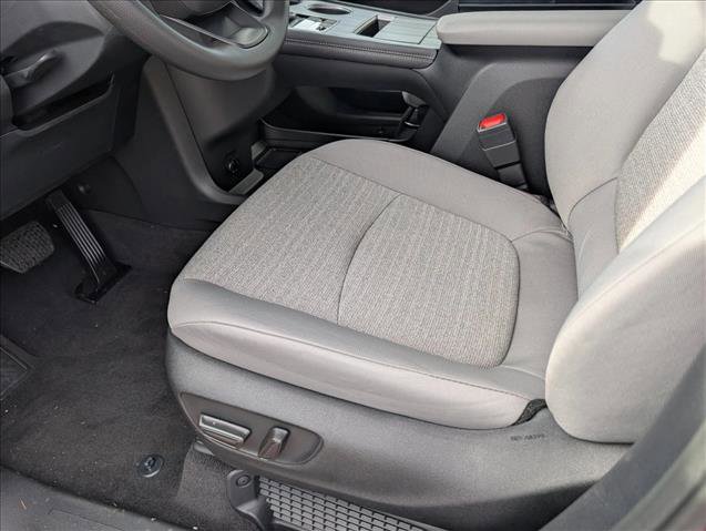 New 2026 Toyota Sienna LE image 4