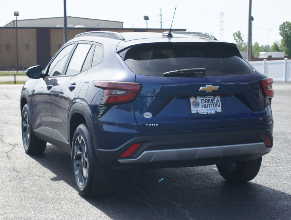 Used 2024 Chevrolet Trax LT w/ Driver Confidence Package image 15