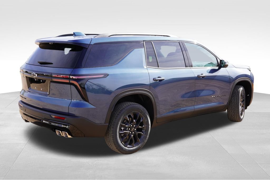 New 2026 Chevrolet Traverse LT w/ Midnight/Sport Edition AWD/4WD image 3