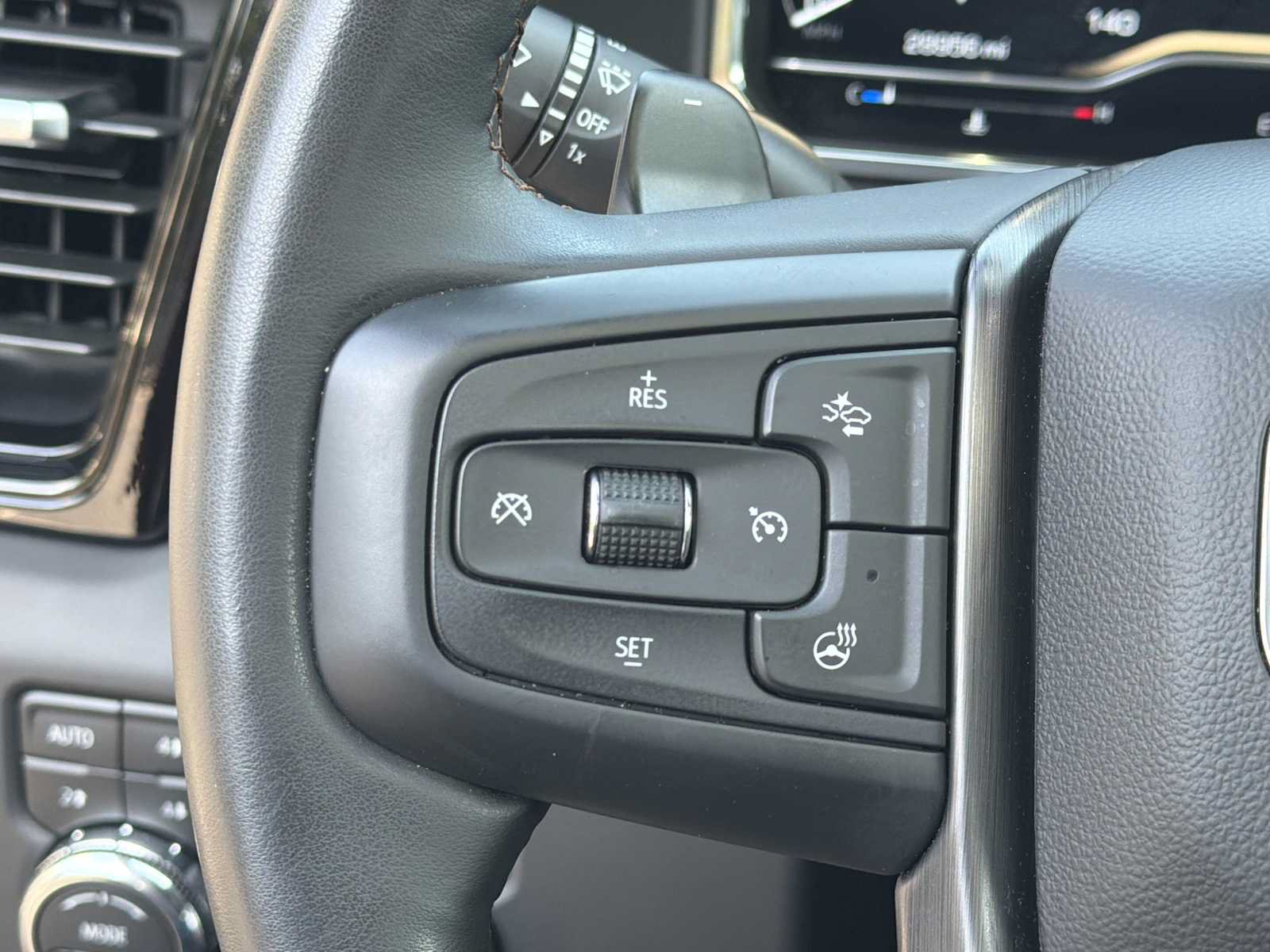 Used 2024 GMC Sierra 1500 AT4 w/ Technology Package AWD/4WD image 12