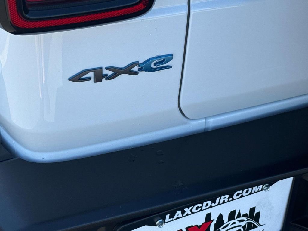 Used 2024 Jeep Wrangler Unlimited image 6