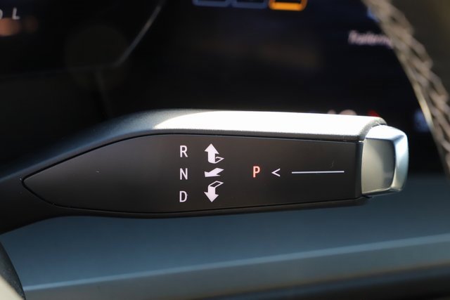 Used 2025 Chevrolet Traverse LT image 35