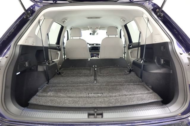Used 2023 Volkswagen Tiguan SE image 32