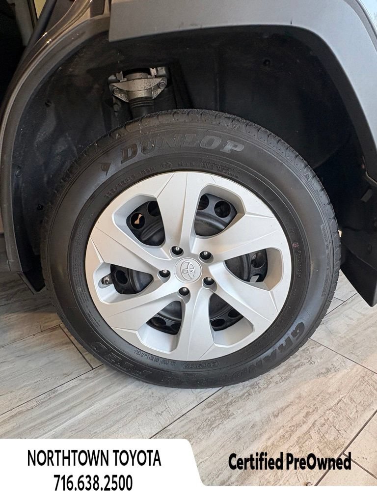 Used 2023 Toyota RAV4 LE AWD/4WD image 11