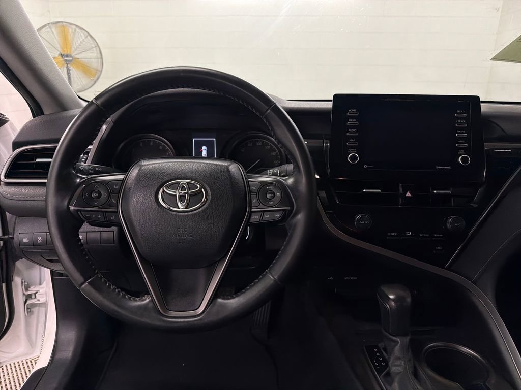 Used 2021 Toyota Camry SE FWD image 9