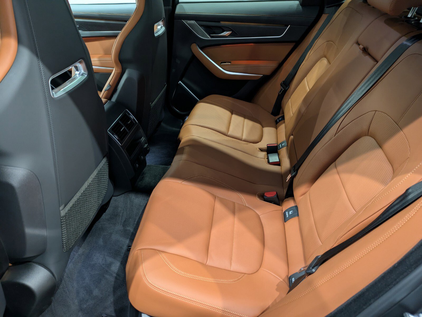 New 2026 Jaguar F-PACE R-Dynamic S image 11