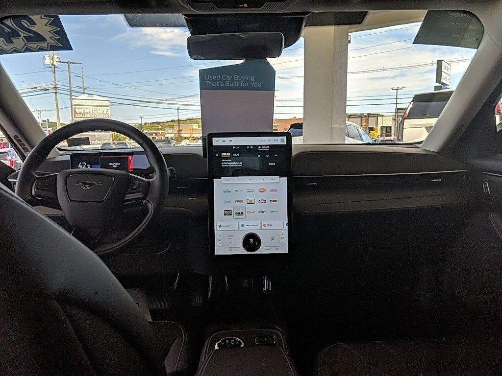 Used 2024 Ford Mustang Mach-E Select image 11