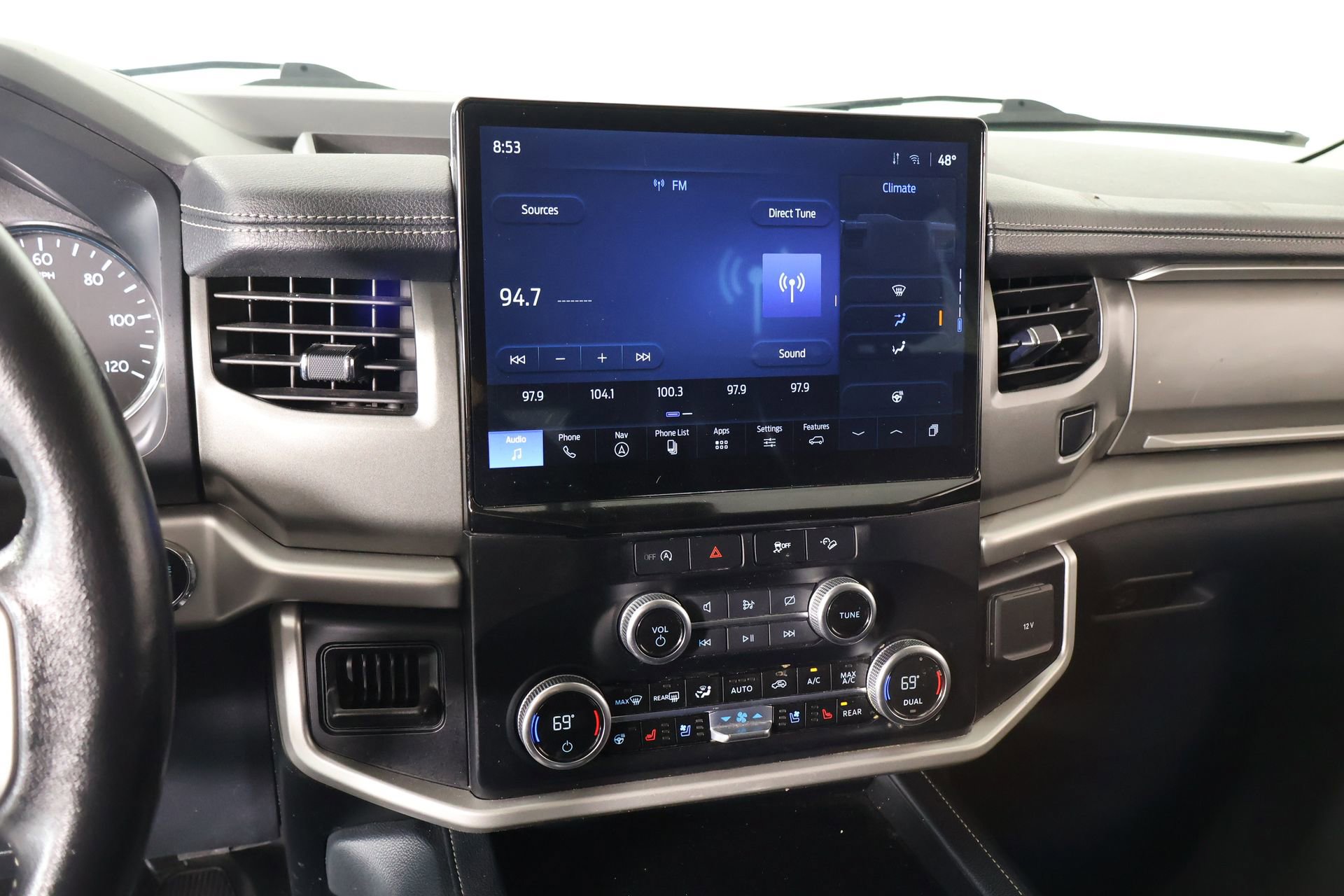 Used 2024 Ford Expedition Max XLT image 5