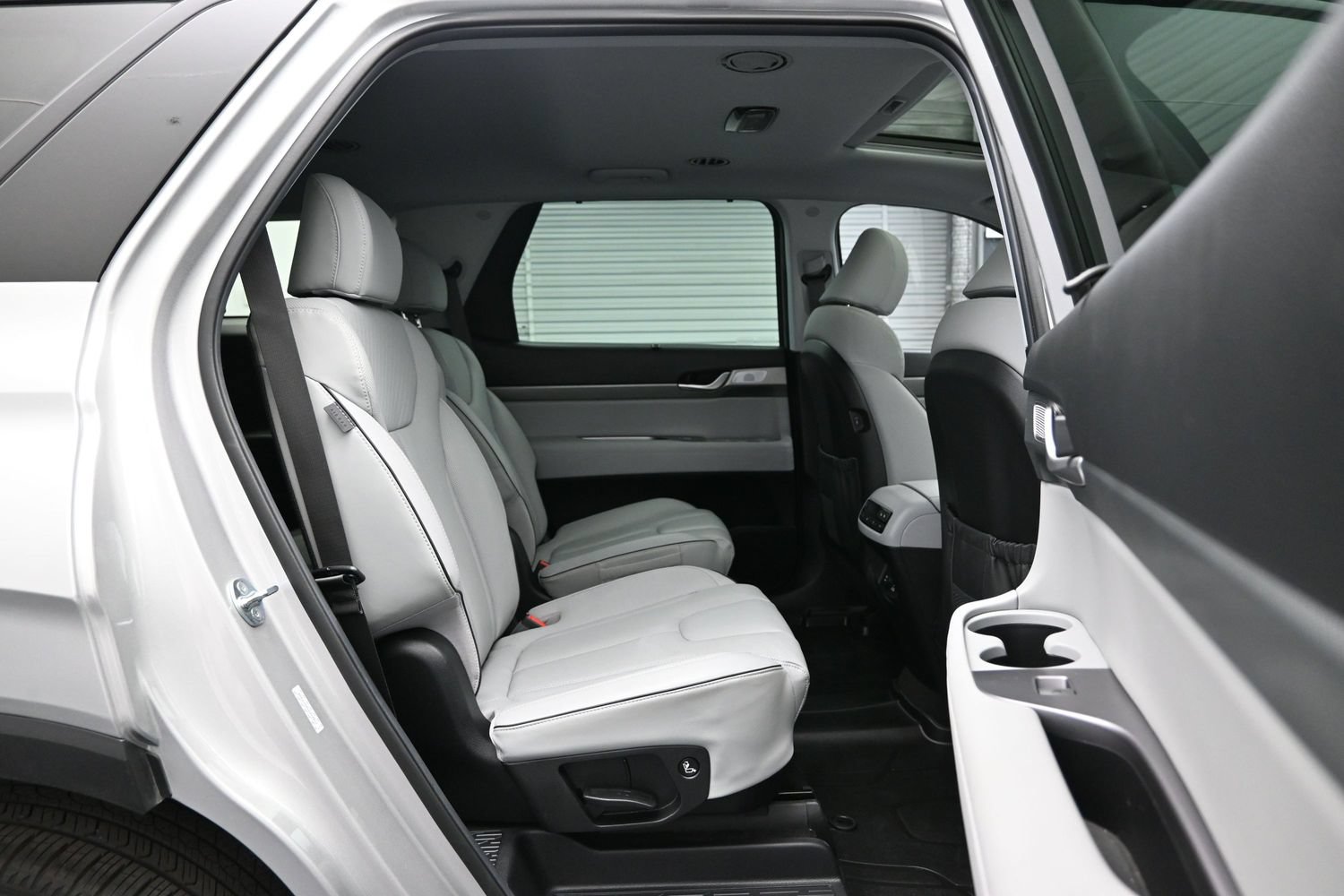 Used 2024 Hyundai Palisade SEL w/ Premium Package FWD image 12