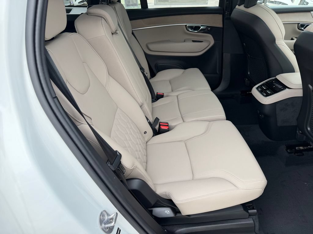 New 2026 Volvo XC90 B6 Plus w/ Protection Package Premier AWD/4WD image 11