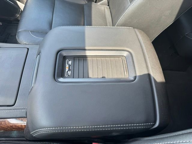 Used 2019 Chevrolet Suburban Premier AWD/4WD image 22