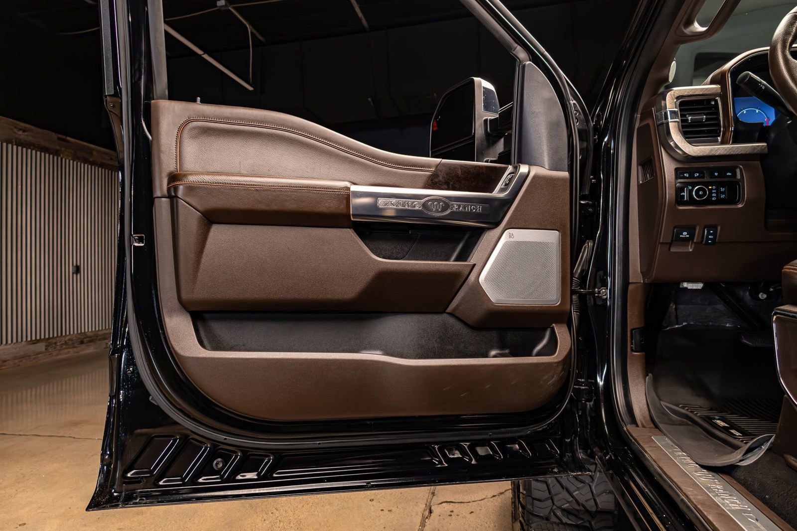 Used 2024 Ford F250 King Ranch w/ Chrome Package image 24