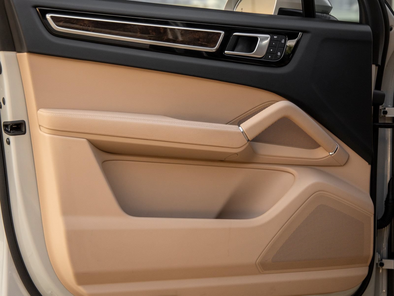 Certified 2023 Porsche Cayenne AWD/4WD image 20